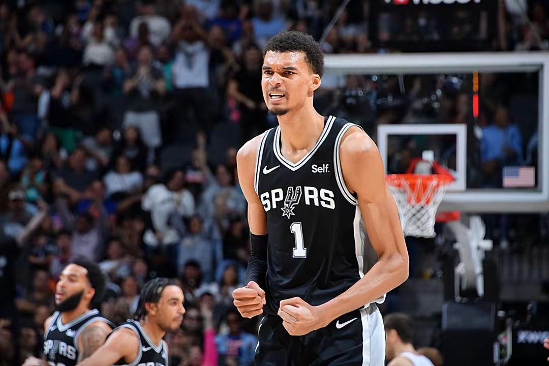 kaiyunapp-包含阿斯顿维拉国际比赛日篮板制胜，志在NBA常规赛名次提升，赛场秩序良好，团队化学反应显著的词条