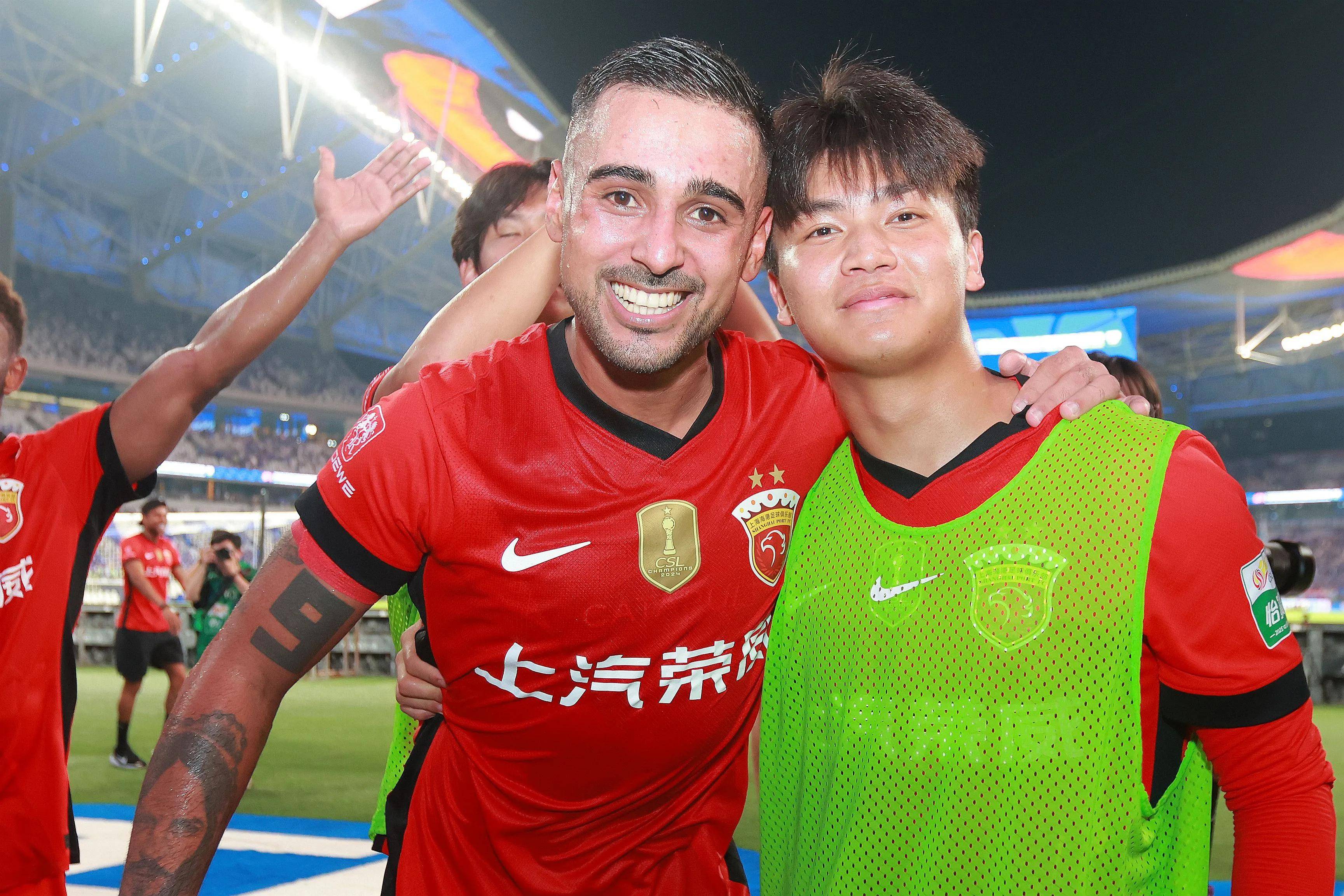 开云体育-上海海港发布备战花絮，冲刺阶段遗憾出局，法国杯任务艰巨，阵容厚度经受考验的简单介绍