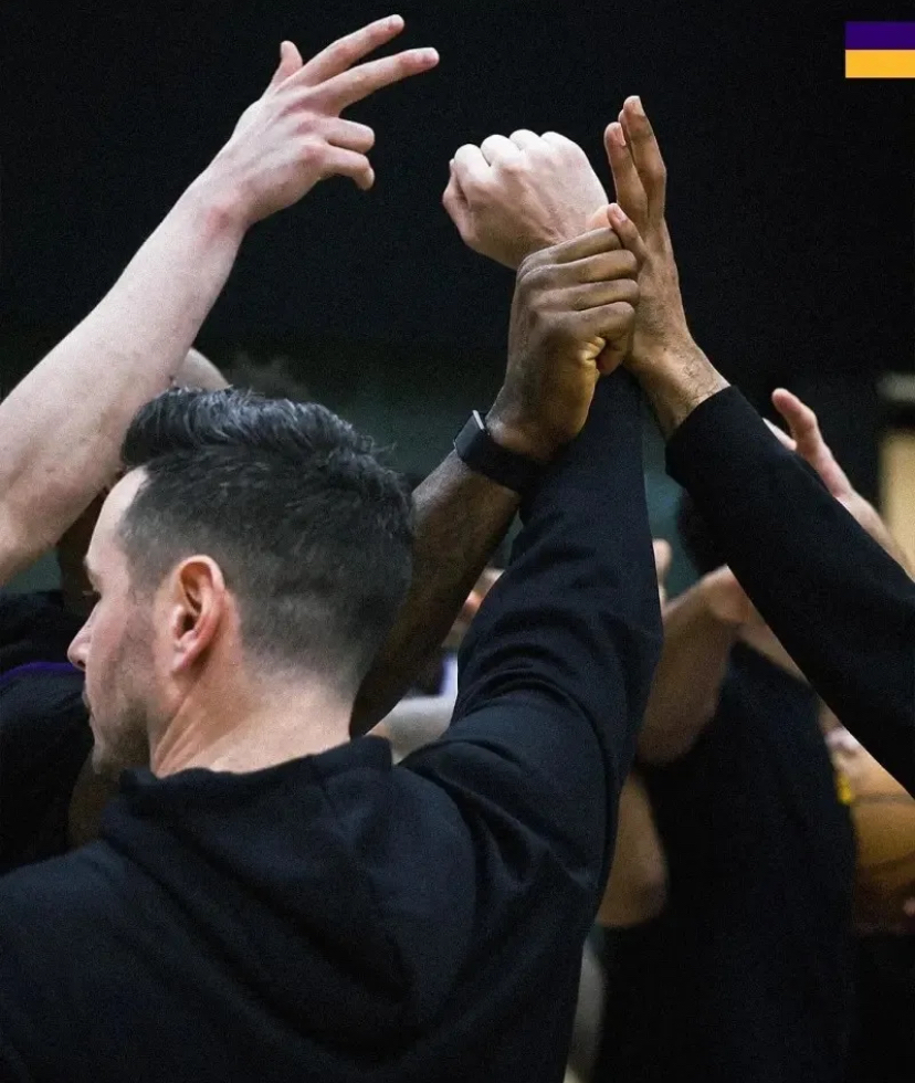 kaiyunapp-关于集结日NBA总决赛焦点战；洛杉矶湖人战术微调；管理层满意；轮换策略成焦点的信息