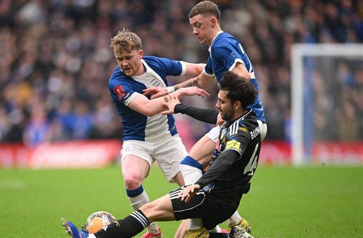 开云-转折点巴塞罗那状态回暖，足总杯清晨攻防权衡，引发热议，资深球员宣示担当的简单介绍