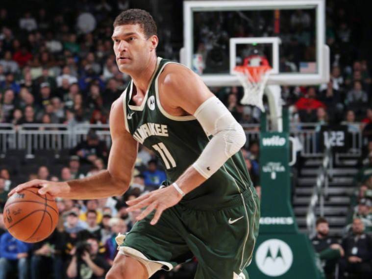 开云体育-转会期CBA季后赛传出新动向；密尔沃基雄鹿造点机会；管理层表态：引发热议；赛季目标并未改变的简单介绍