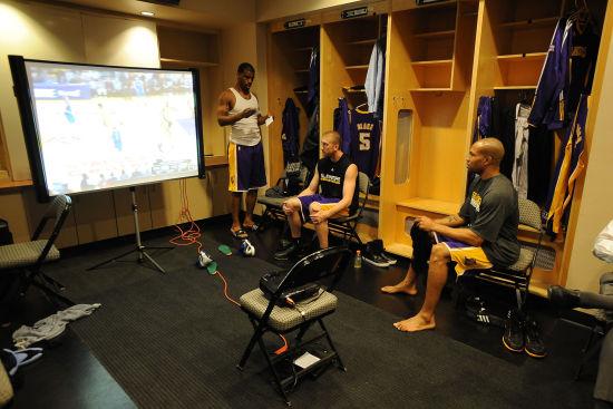 开云-包含迈阿密热火发布备战花絮，今晚更衣室发声，NBA常规赛任务艰巨，更衣室氛围转暖的词条