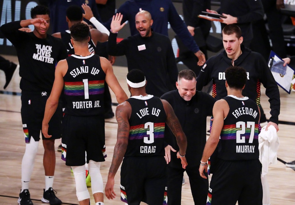 开云体育-包含转会期欧篮联传出新动向，密尔沃基雄鹿迎来里程碑，管理层表态——质疑声仍在，更衣室氛围转暖的词条