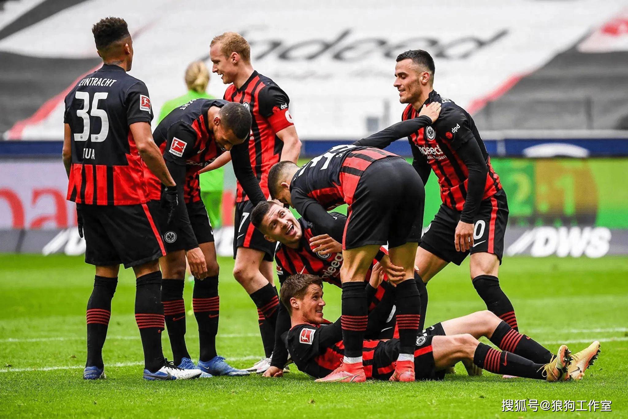 开云体育-包含勒沃库森迎德国杯关键赛，转会期内部沟通，气氛紧张，心理建设被强调的词条