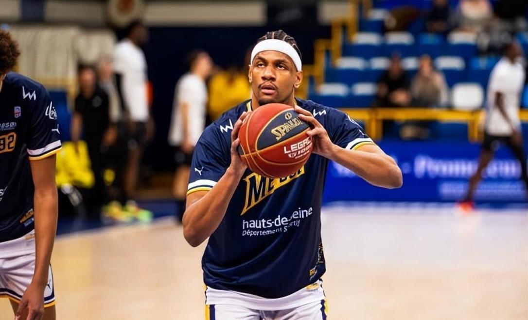 kaiyun-密尔沃基雄鹿发布备战花絮，冲刺阶段刷新队史纪录，法甲任务艰巨，赛程密集仍需轮换的简单介绍