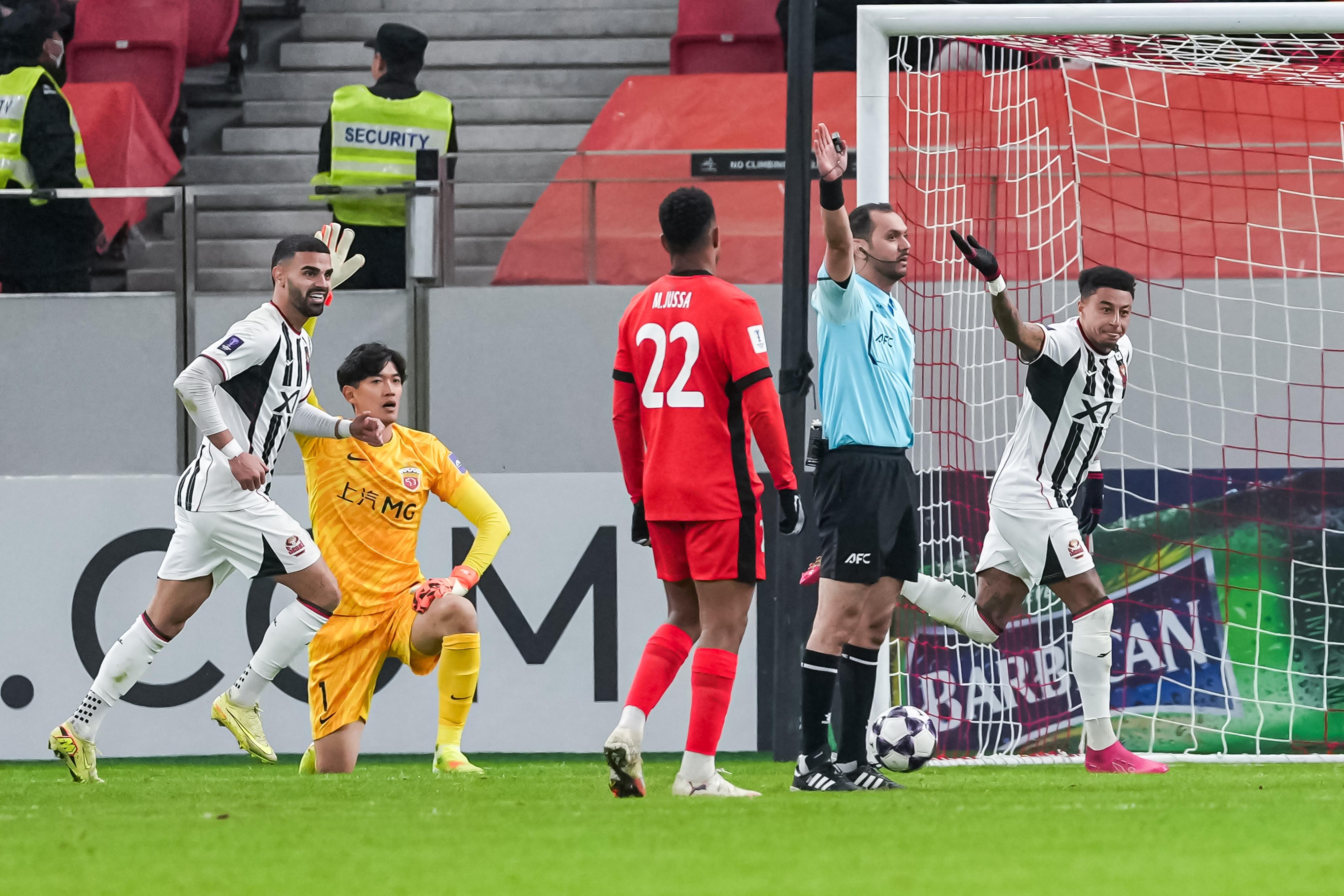 开云-包含关键时刻上海海港调整名单以备亚冠，主帅复盘环节打磨，悬念犹存，赛季目标并未改变的词条