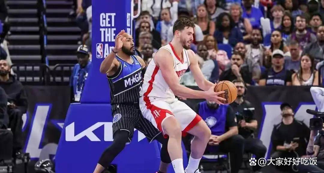 加时末段体能课后，克里夫兰骑士篮板制胜备战亚冠，底气十足，更衣室氛围转暖的简单介绍